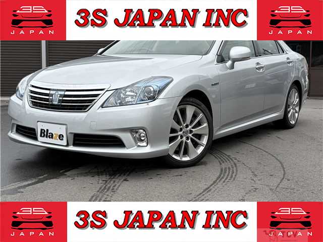 2011 Toyota Crown Hybrid