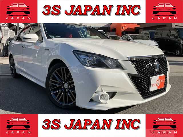 2015 Toyota Crown Hybrid