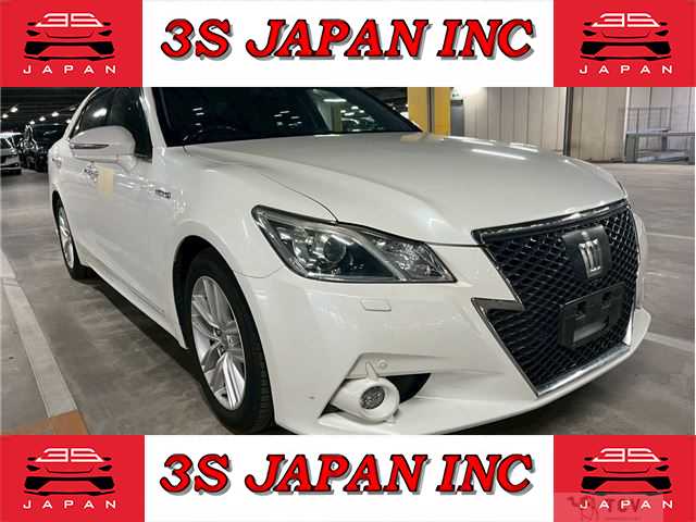 2014 Toyota Crown Hybrid