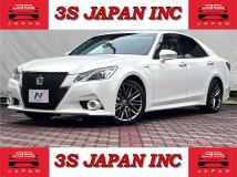 2013 Toyota Crown Hybrid