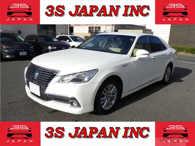 2015 Toyota Crown Hybrid