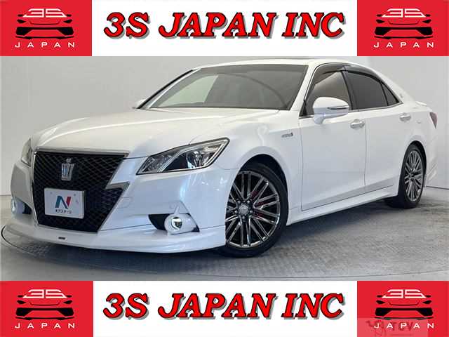 2013 Toyota Crown Hybrid