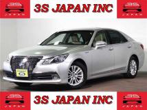 2013 Toyota Crown Hybrid
