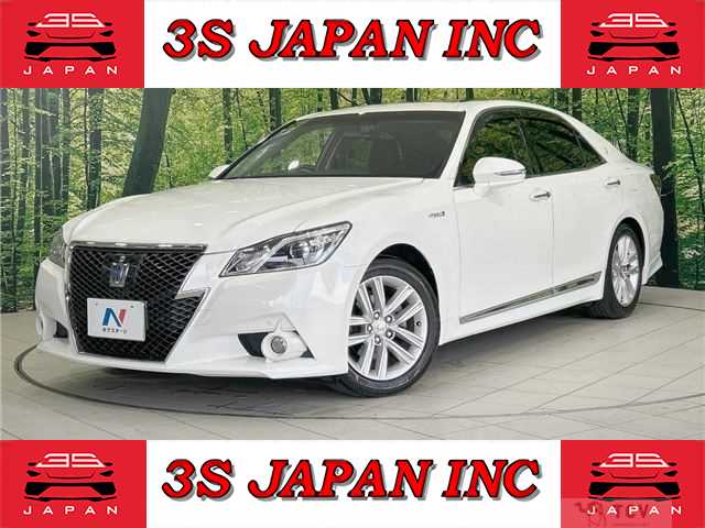 2013 Toyota Crown Hybrid