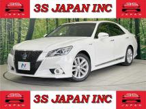 2013 Toyota Crown Hybrid