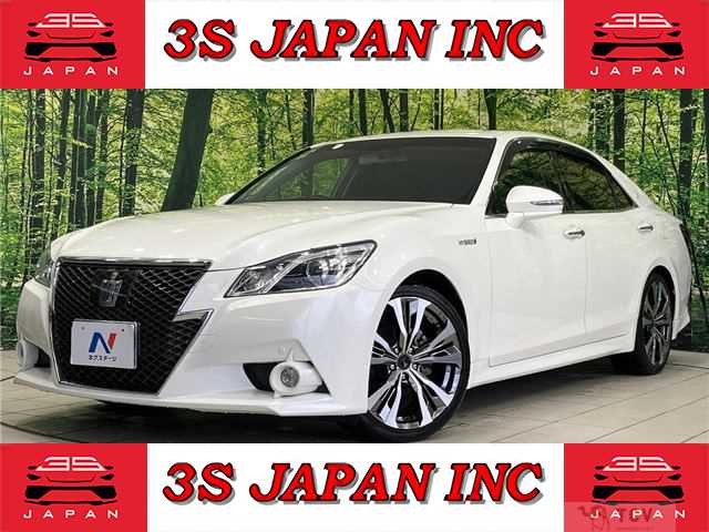 2013 Toyota Crown Hybrid
