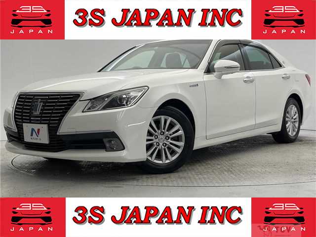 2013 Toyota Crown Hybrid