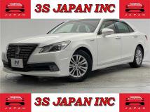 2013 Toyota Crown Hybrid