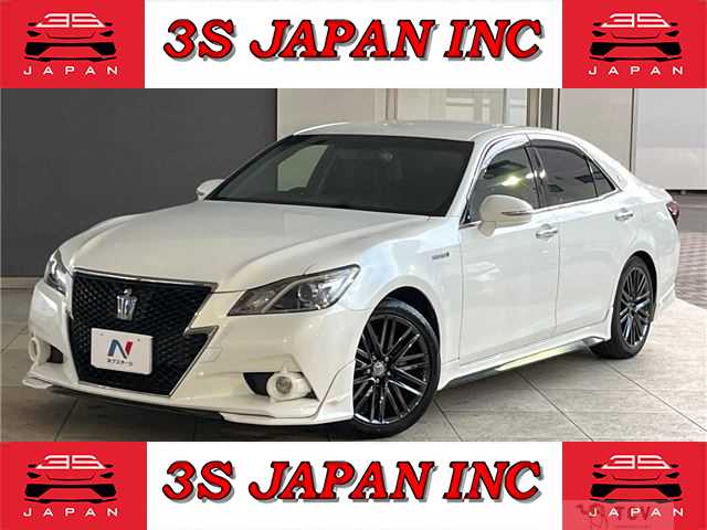 2015 Toyota Crown Hybrid