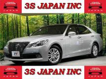 2013 Toyota Crown Hybrid