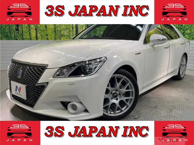 2013 Toyota Crown Hybrid