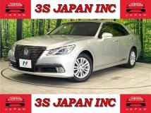 2013 Toyota Crown Hybrid