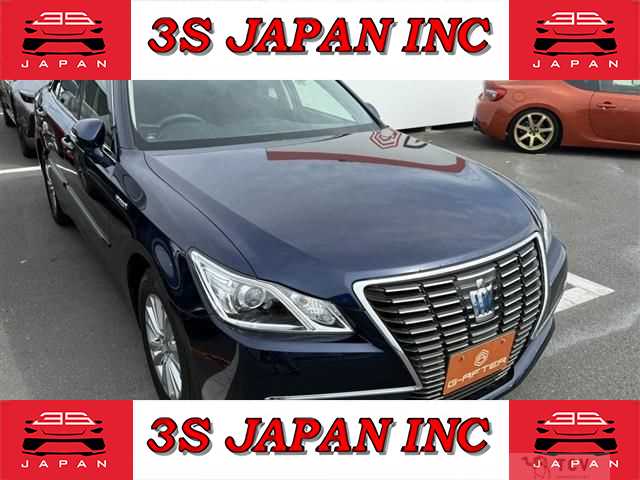 2013 Toyota Crown Hybrid