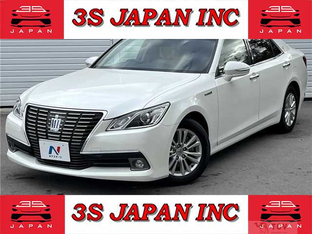 2013 Toyota Crown Hybrid