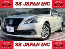 2013 Toyota Crown Hybrid