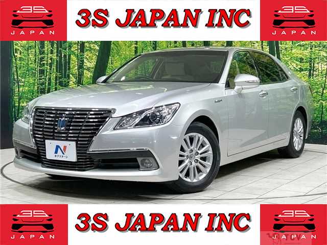2013 Toyota Crown Hybrid