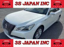 2013 Toyota Crown Hybrid