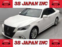 2013 Toyota Crown Hybrid