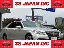 2014 Toyota Crown Hybrid