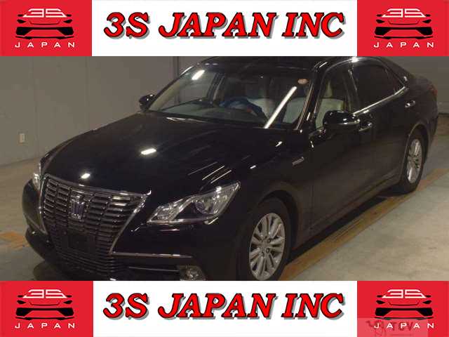 2014 Toyota Crown Hybrid