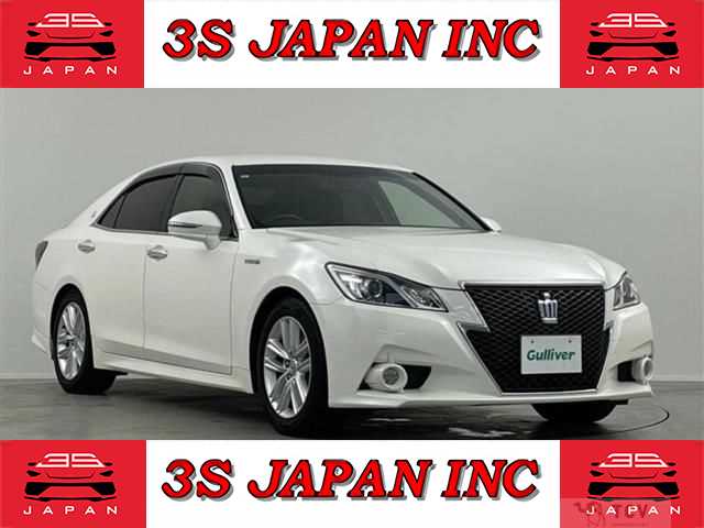 2013 Toyota Crown Hybrid