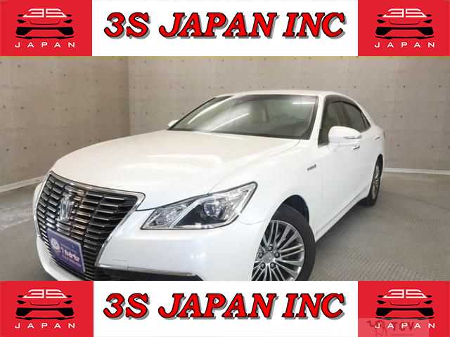 2013 Toyota Crown Hybrid