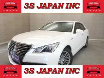2013 Toyota Crown Hybrid
