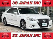 2013 Toyota Crown Hybrid