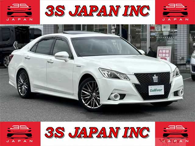 2013 Toyota Crown Hybrid