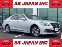 2014 Toyota Crown Hybrid
