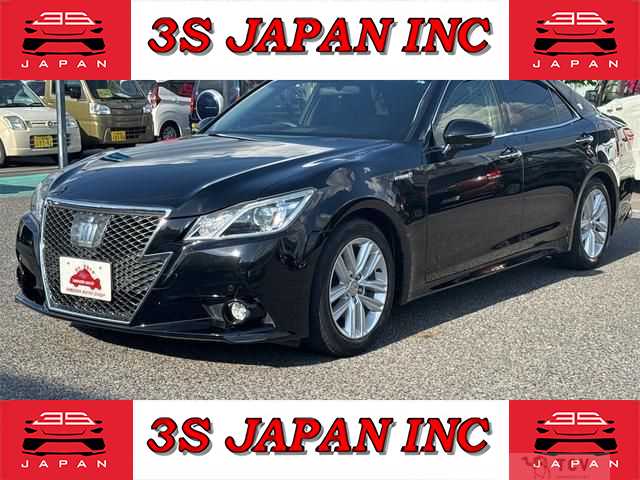 2013 Toyota Crown Hybrid