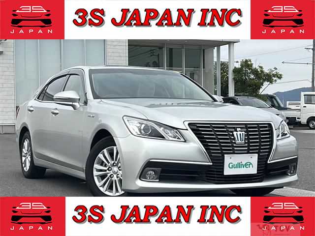 2013 Toyota Crown Hybrid