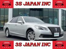 2013 Toyota Crown Hybrid