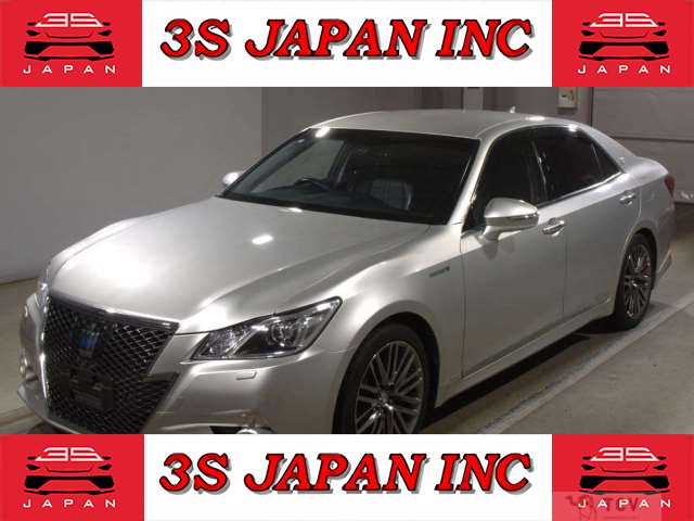 2015 Toyota Crown Hybrid