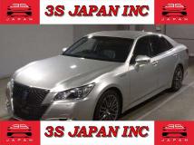 2015 Toyota Crown Hybrid