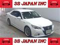 2013 Toyota Crown Hybrid