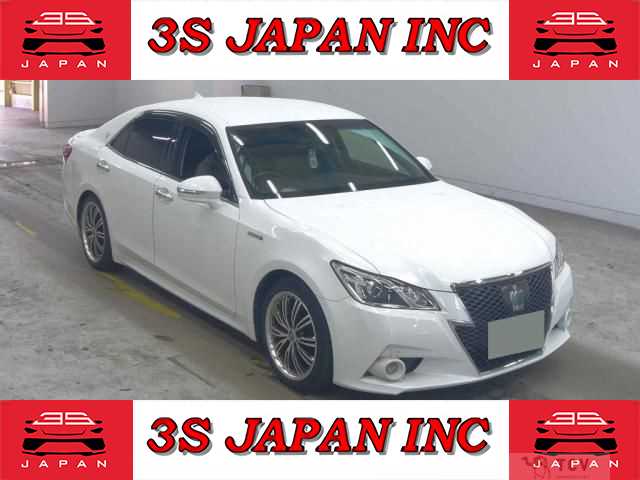 2013 Toyota Crown Hybrid