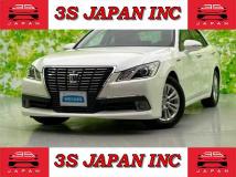 2013 Toyota Crown Hybrid
