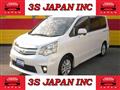 2013 Toyota Noah