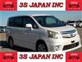 2012 Toyota Noah