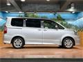 2012 Toyota Noah