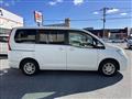 2009 Nissan Serena
