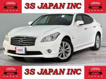 2013 Nissan FUGA HYBRID