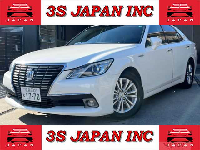 2013 Toyota Crown Hybrid