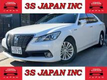 2013 Toyota Crown Hybrid
