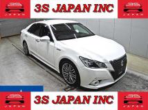 2013 Toyota Crown Hybrid