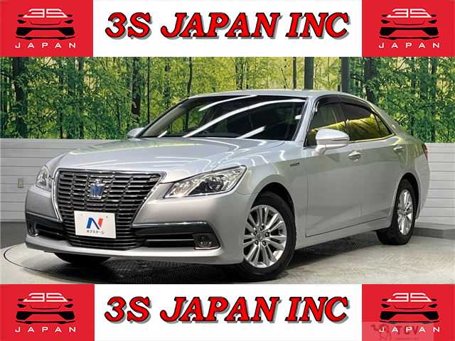 2013 Toyota Crown Hybrid