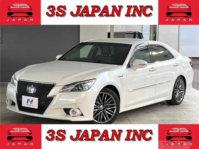 2013 Toyota Crown Hybrid