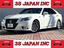 2014 Toyota Crown Hybrid