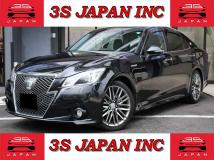 2013 Toyota Crown Hybrid